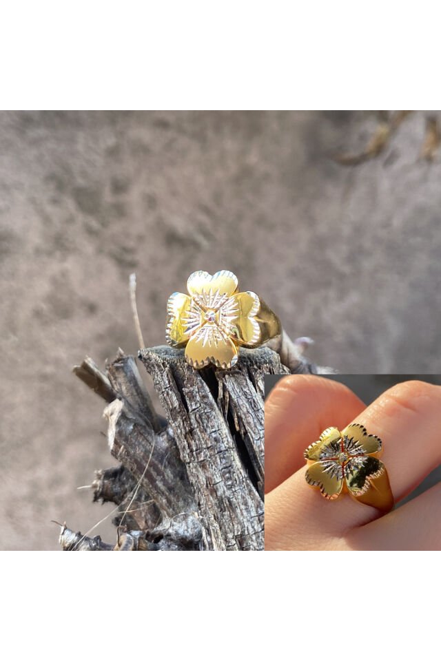 Altın çiçek yüzük