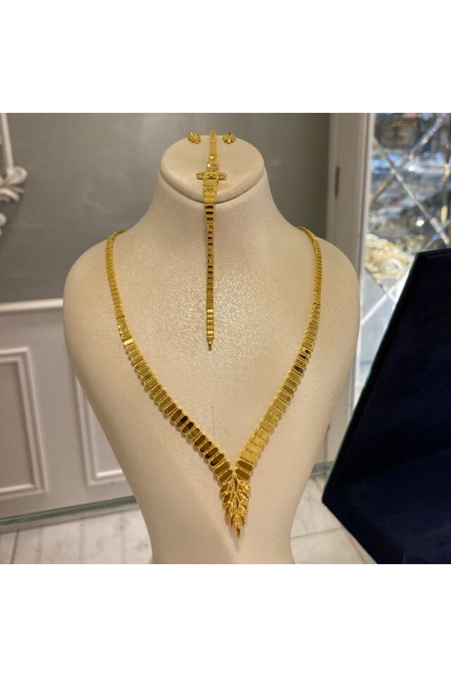 Altın üçlü set takı